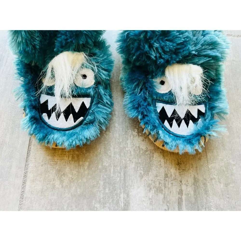 HATLEY Kids Fluffy Slippers Ice Monsters Blue Small 5-7 New House Shoes Cozy NEW